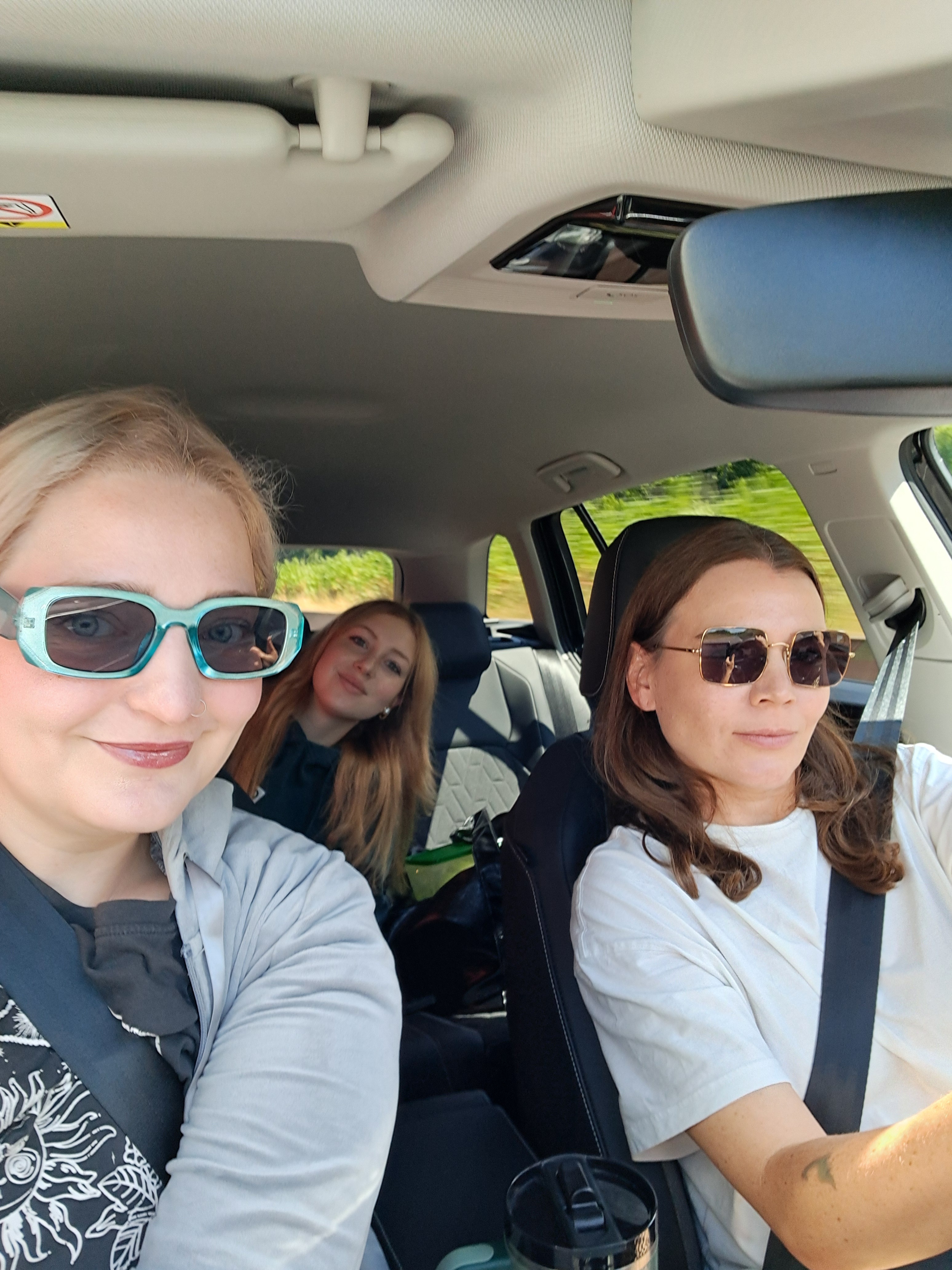 Somengos auf dem Weg zum Kundentermin den sie rocken werden