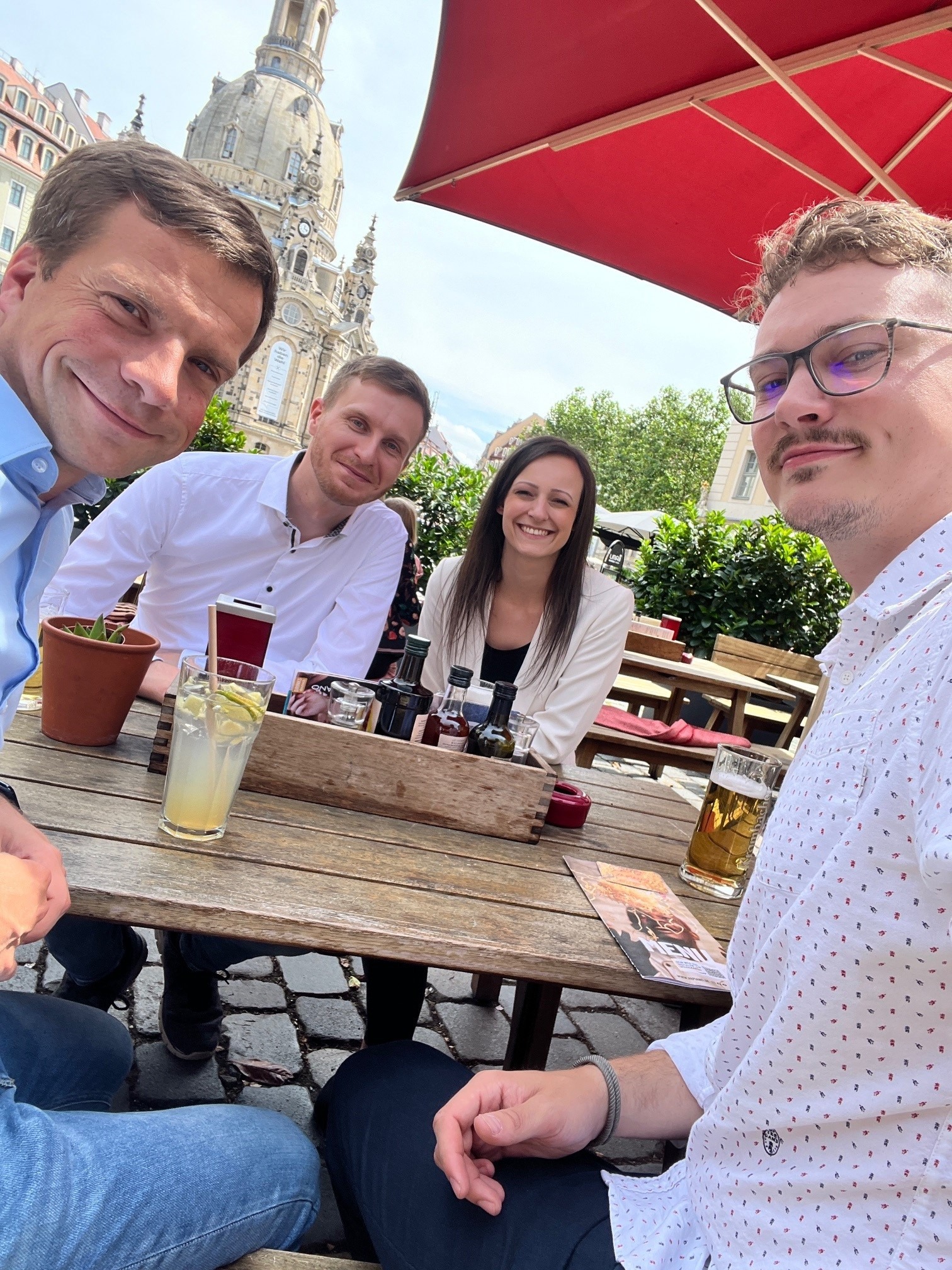 Team unterwegs beim Kundenprojekt in Dresden